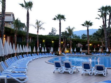 Hotel Caesar Palace Giardini Naxos Exteriér fotografie